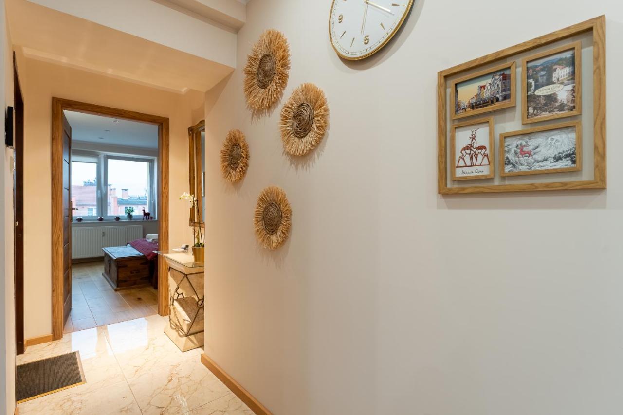 Apartament Zloty Jelonek - 4 Osobowy Na Placu Ratuszowym - Space Apart Jelenia Góra Exterior foto